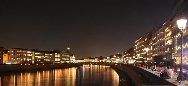 Il ponte di Mezzo durante la Luminara del 16 Giugno