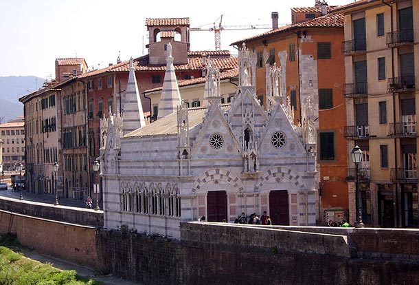 La Chiesa di Santa Maria della Spina �