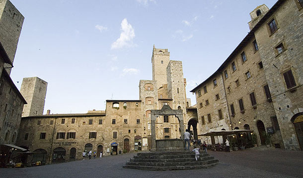 Piazza della Cisterna